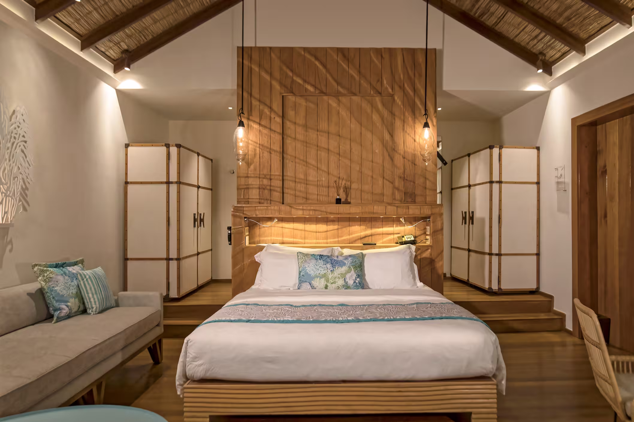 Materiali naturali, atmosfere raffinate e ville pensate per vivere le Maldive in totale libertà. — immagine 6