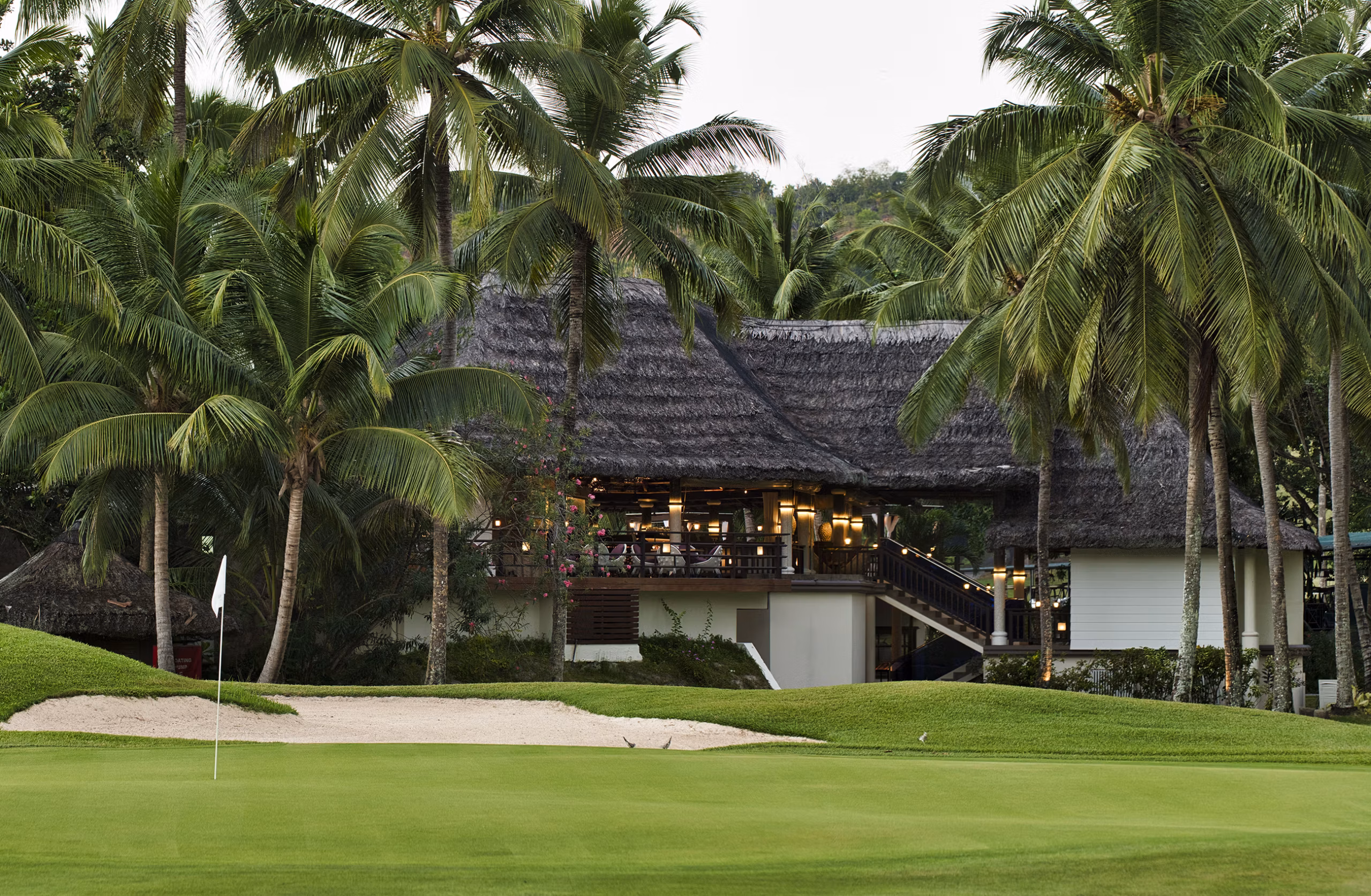 Alta cucina, golf e benessere per vivere Praslin tra natura e raffinatezza. — immagine 1