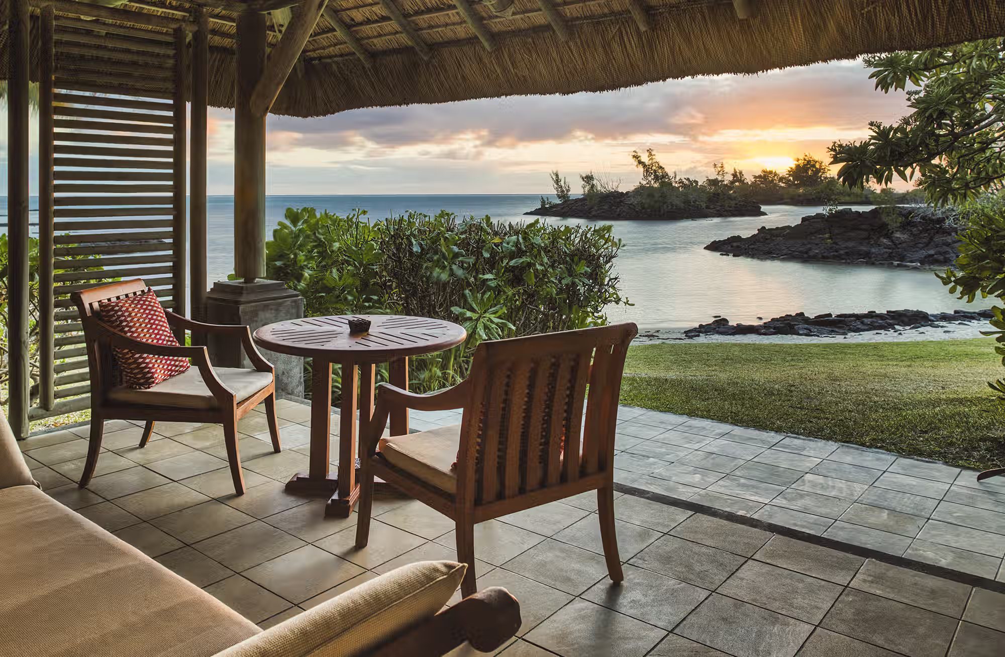 Spazi generosi tra giardino, spiaggia e palafitte, con soluzioni dedicate anche alle famiglie. — immagine 8