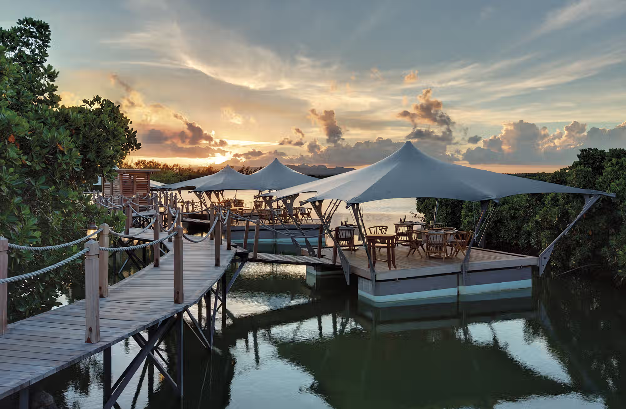 Cucina, benessere, golf e mare accompagnano il soggiorno con discrezione e naturalezza. — immagine 3