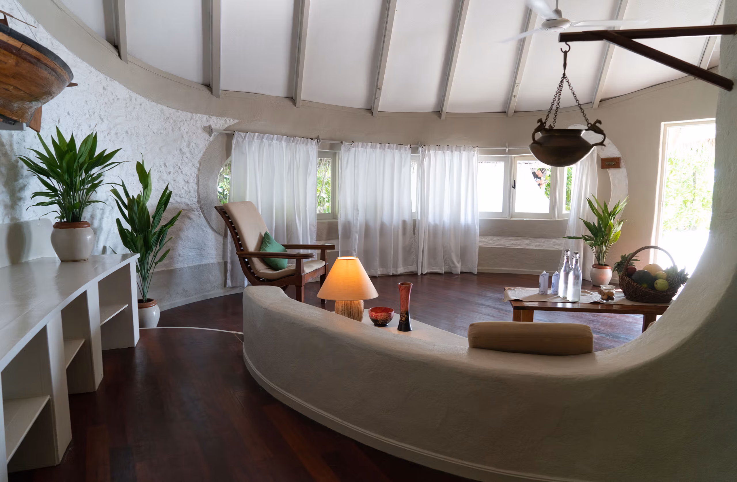 Ville immerse nella natura tropicale, tra spiagge private e panorami sull'oceano. — immagine 12