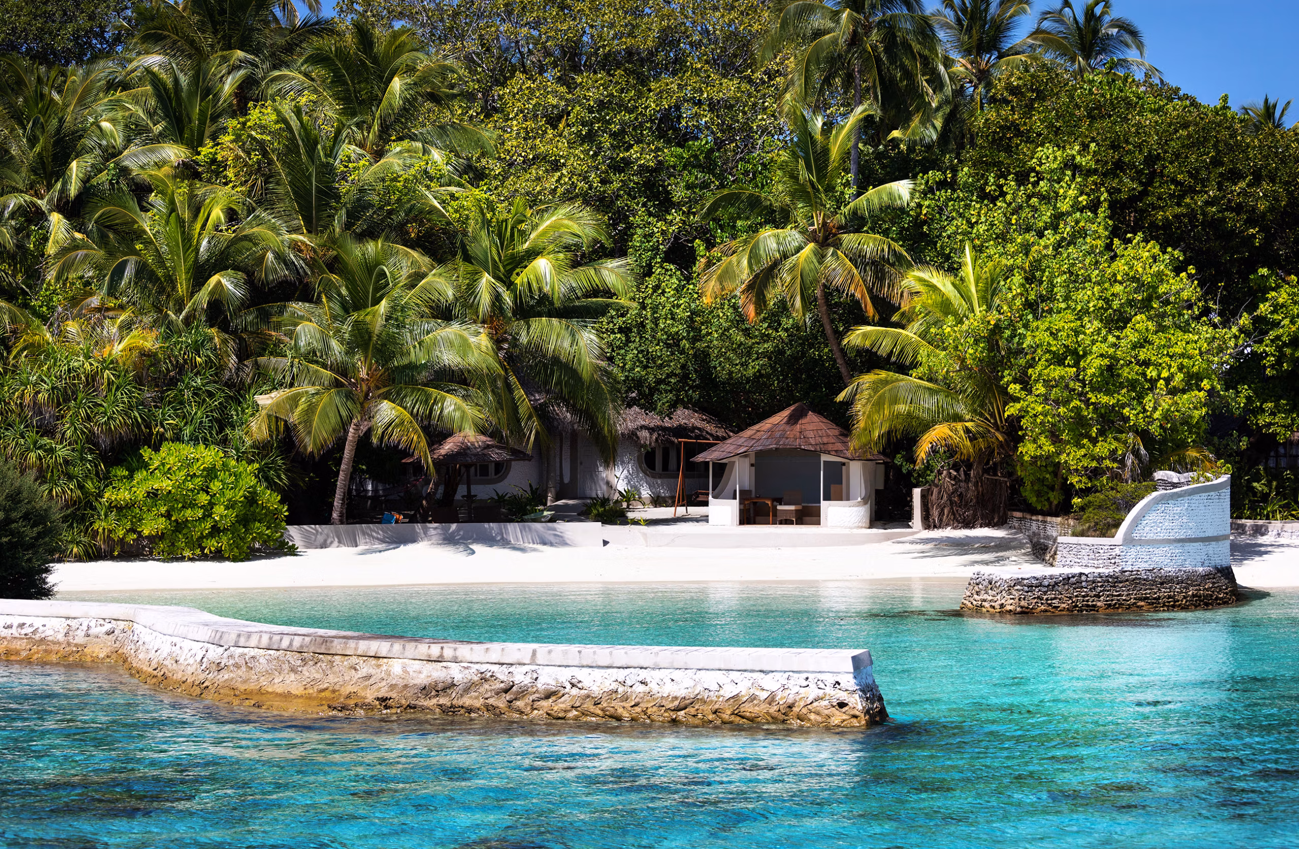 Ville immerse nella natura tropicale, tra spiagge private e panorami sull'oceano. — immagine 11