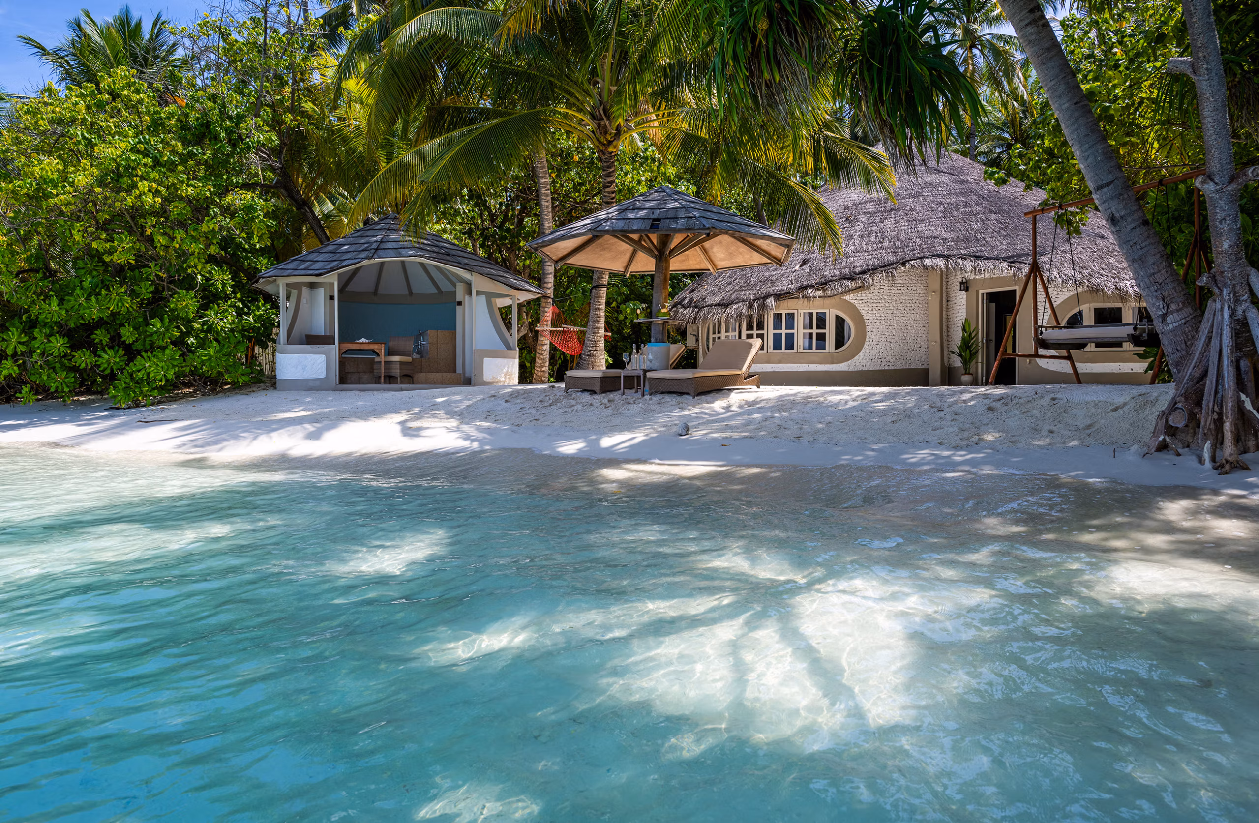 Ville immerse nella natura tropicale, tra spiagge private e panorami sull'oceano. — immagine 8
