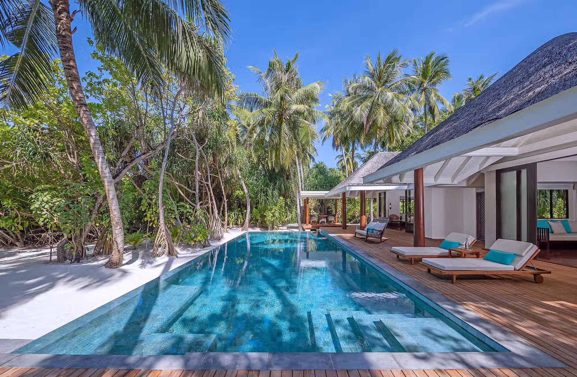 80 ville e residence tra spiaggia e laguna, tutte con piscina a sfioro e soluzioni fino a quattro camere da letto. — immagine 9
