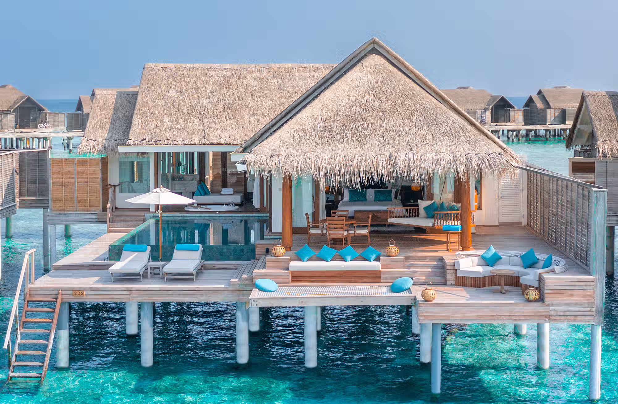 80 ville e residence tra spiaggia e laguna, tutte con piscina a sfioro e soluzioni fino a quattro camere da letto. — immagine 6