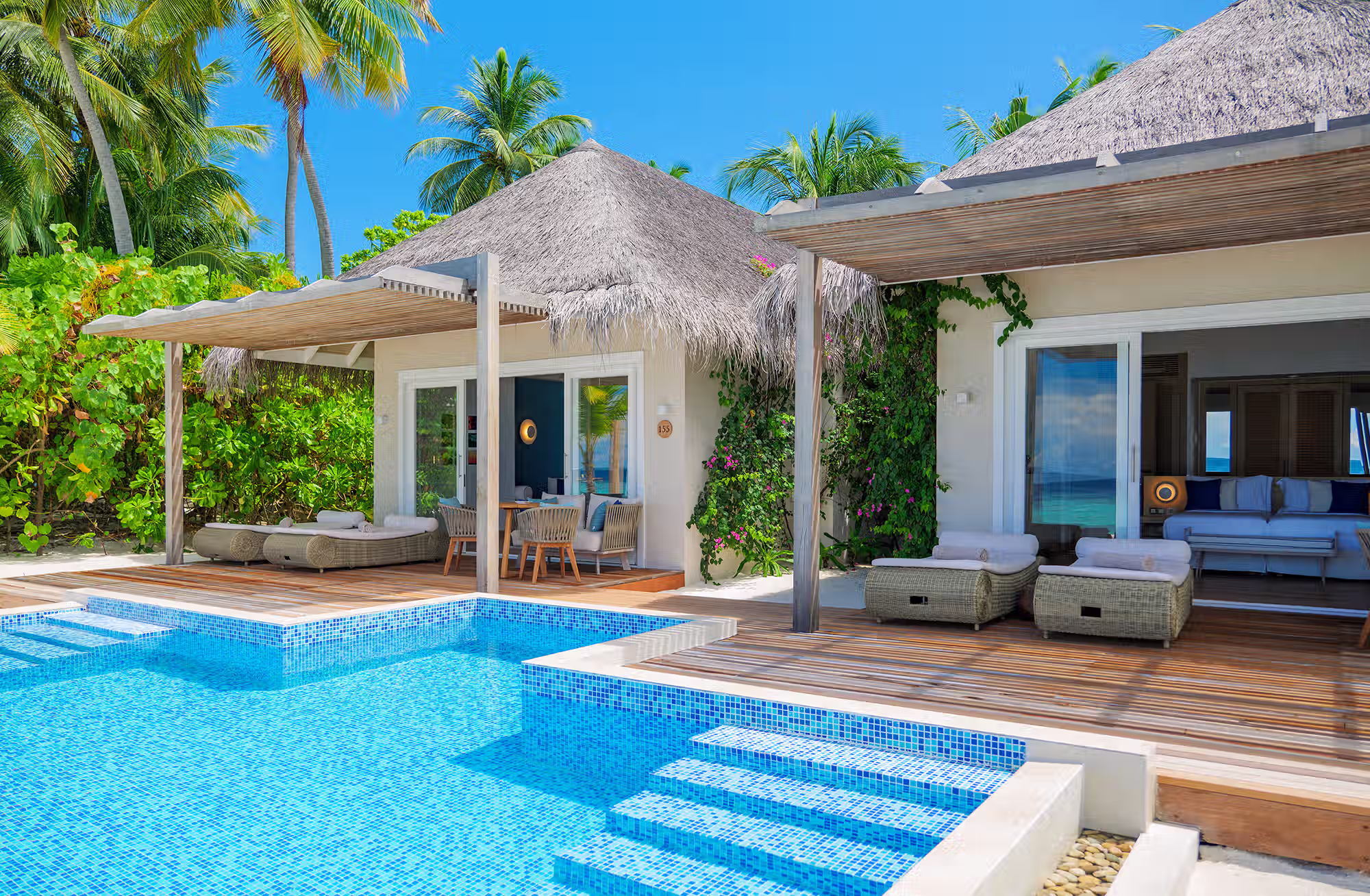 Ville eleganti dove design italiano, natura e privacy si incontrano tra spiaggia e oceano. — immagine 8