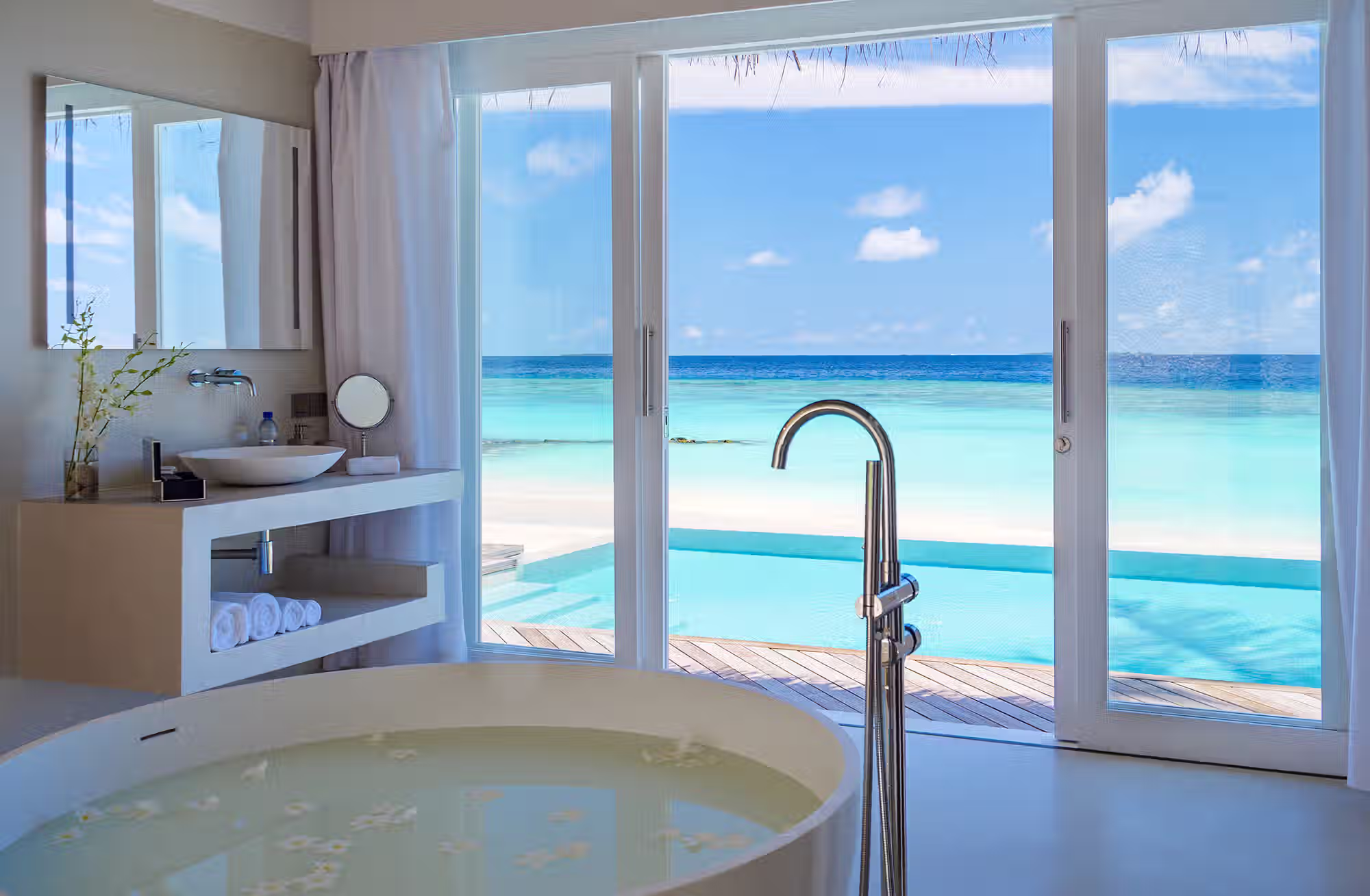Ville eleganti dove design italiano, natura e privacy si incontrano tra spiaggia e oceano. — immagine 12