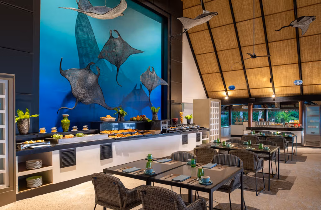 Gastronomia, snorkeling e benessere si alternano seguendo il ritmo naturale dell'isola.