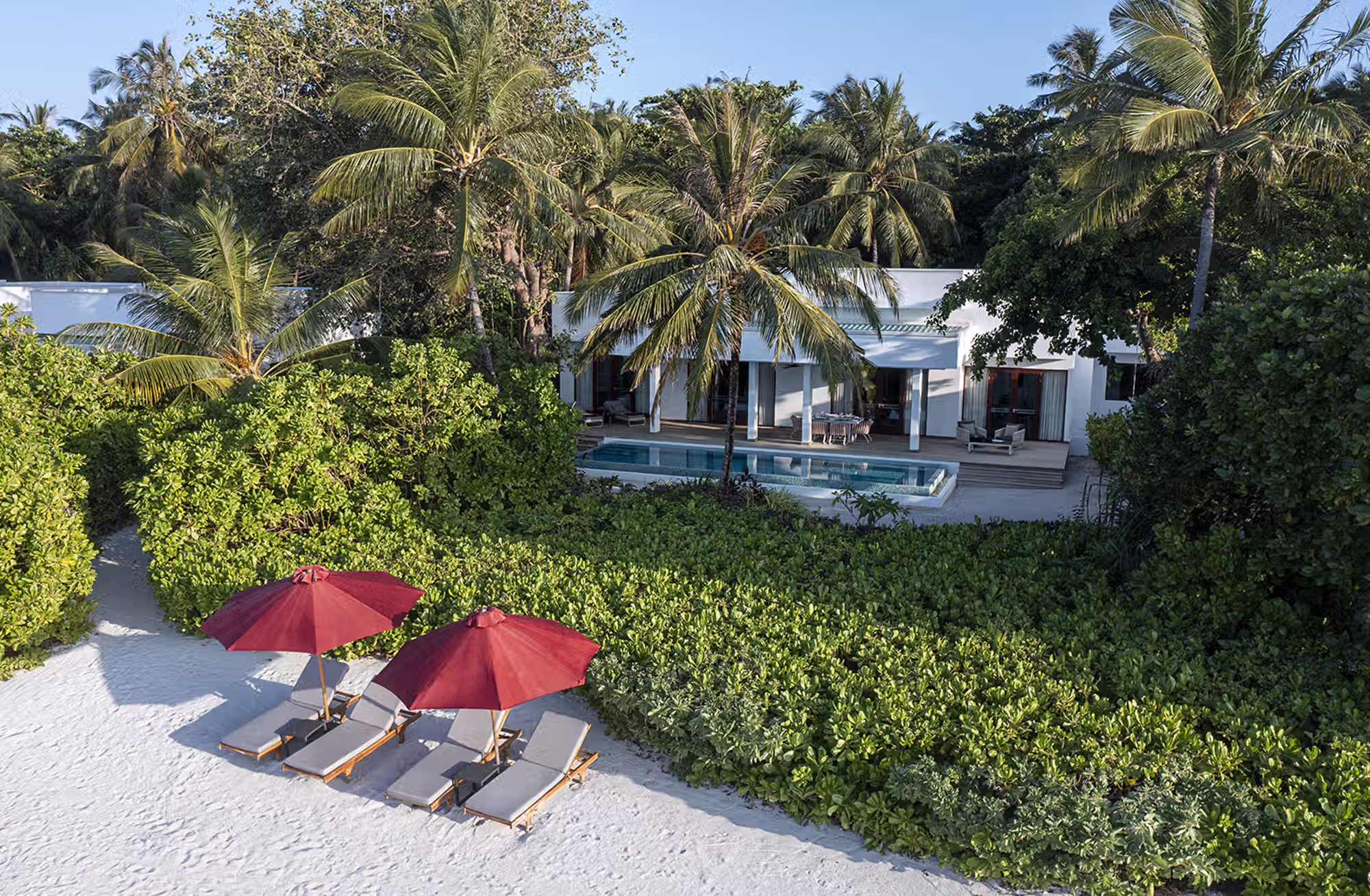 Otto tipologie di sistemazioni per vivere l’isola tra privacy, spiaggia e accesso diretto all’oceano. — immagine 9