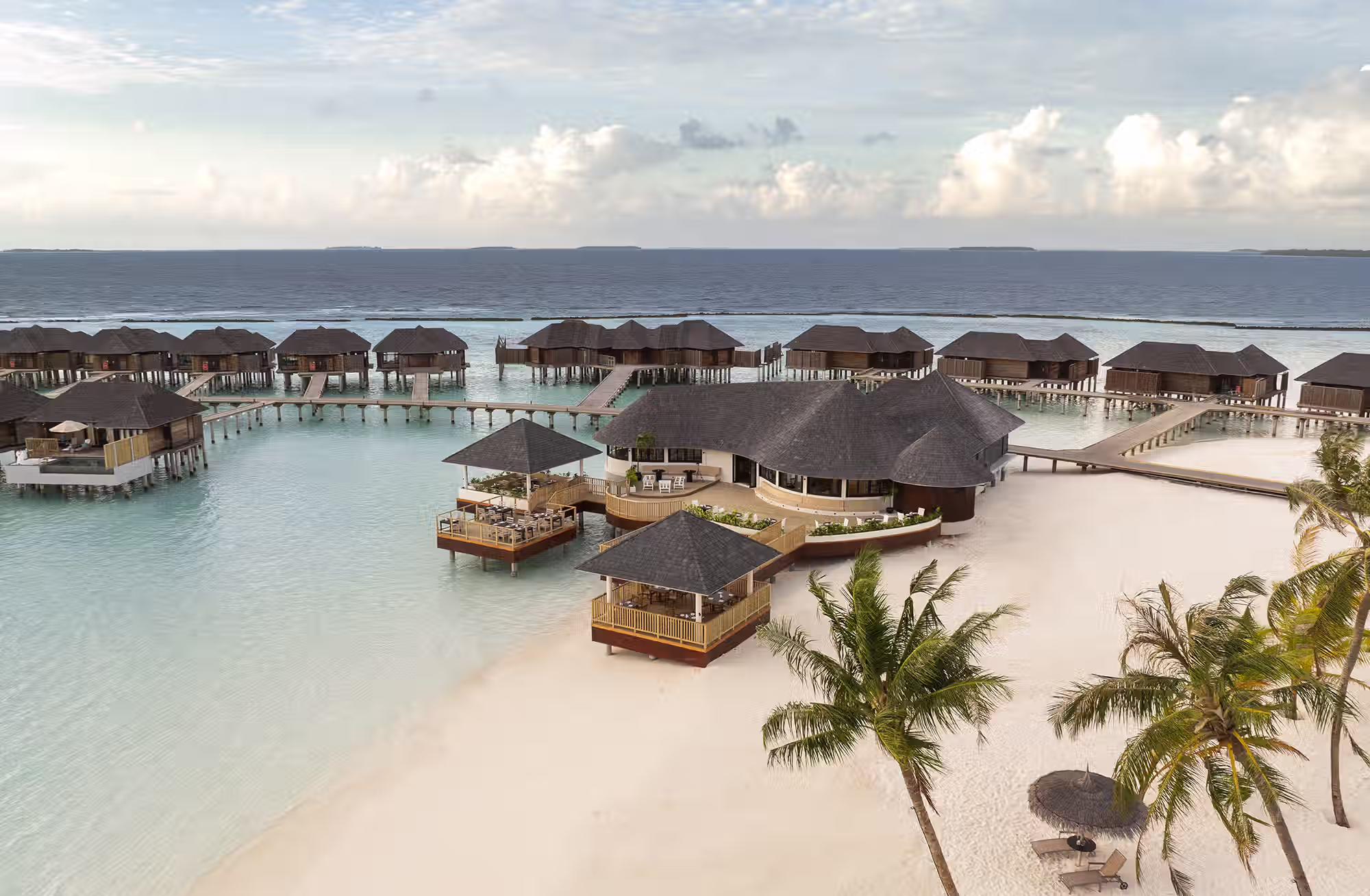 Sette ristoranti, un reef da esplorare e una Spa che unisce tradizioni orientali e benessere contemporaneo. — immagine 5