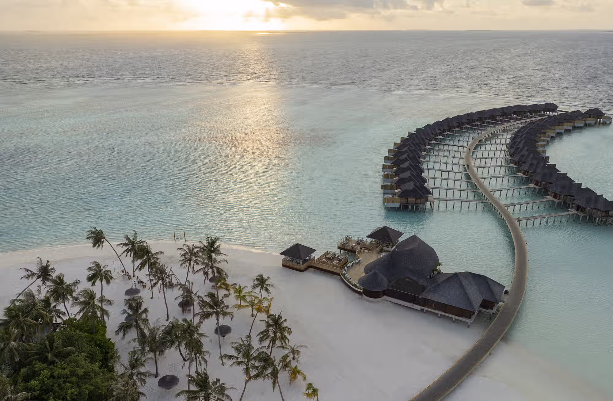 Sette ristoranti, un reef da esplorare e una Spa che unisce tradizioni orientali e benessere contemporaneo. — immagine 6