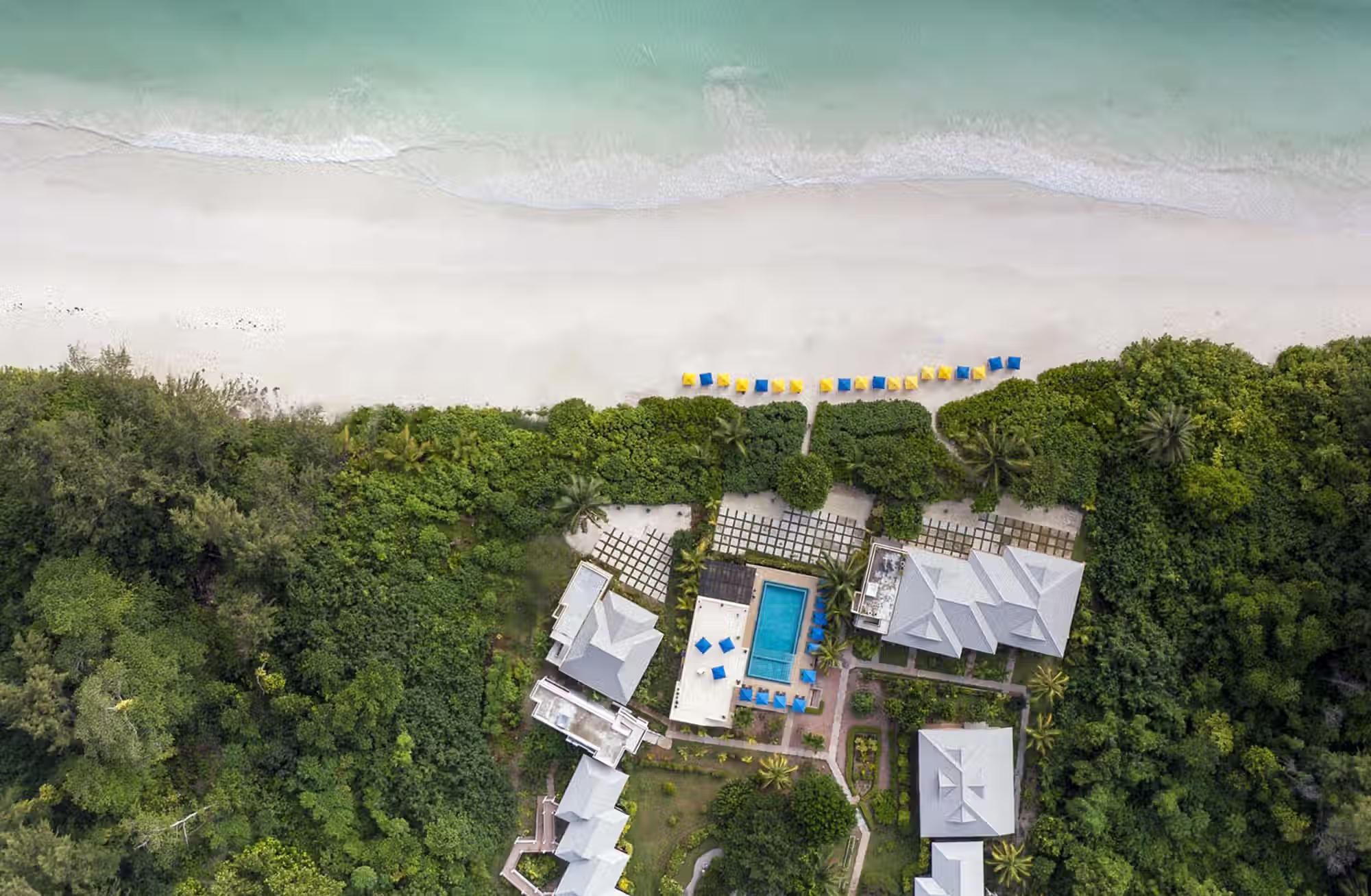 Sapori creoli, giornate tra piscina e mare e il piacere di vivere Praslin senza fretta. — immagine 1