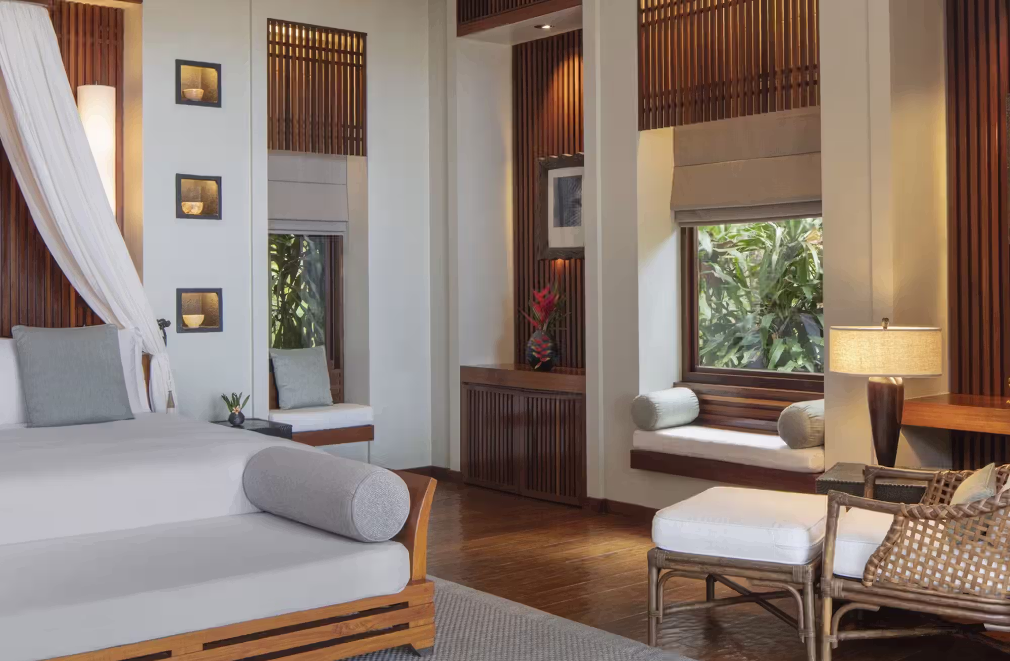 Solo 30 ville immerse tra collina, giardini tropicali e baia privata, tutte con piscina infinity e servizio personalizzato. — immagine 1