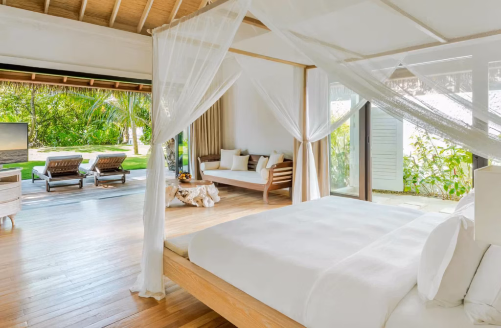 Design contemporaneo, materiali naturali e privacy assoluta per vivere le Maldive con lo stile inconfondibile di COMO.