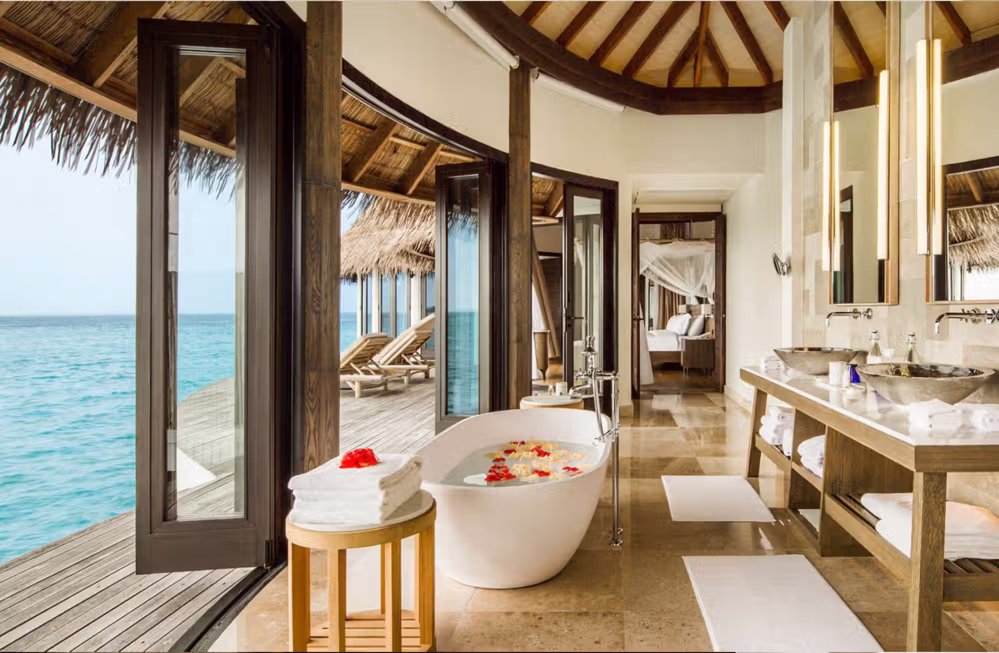 Design contemporaneo, materiali naturali e privacy assoluta per vivere le Maldive con lo stile inconfondibile di COMO. — immagine 11