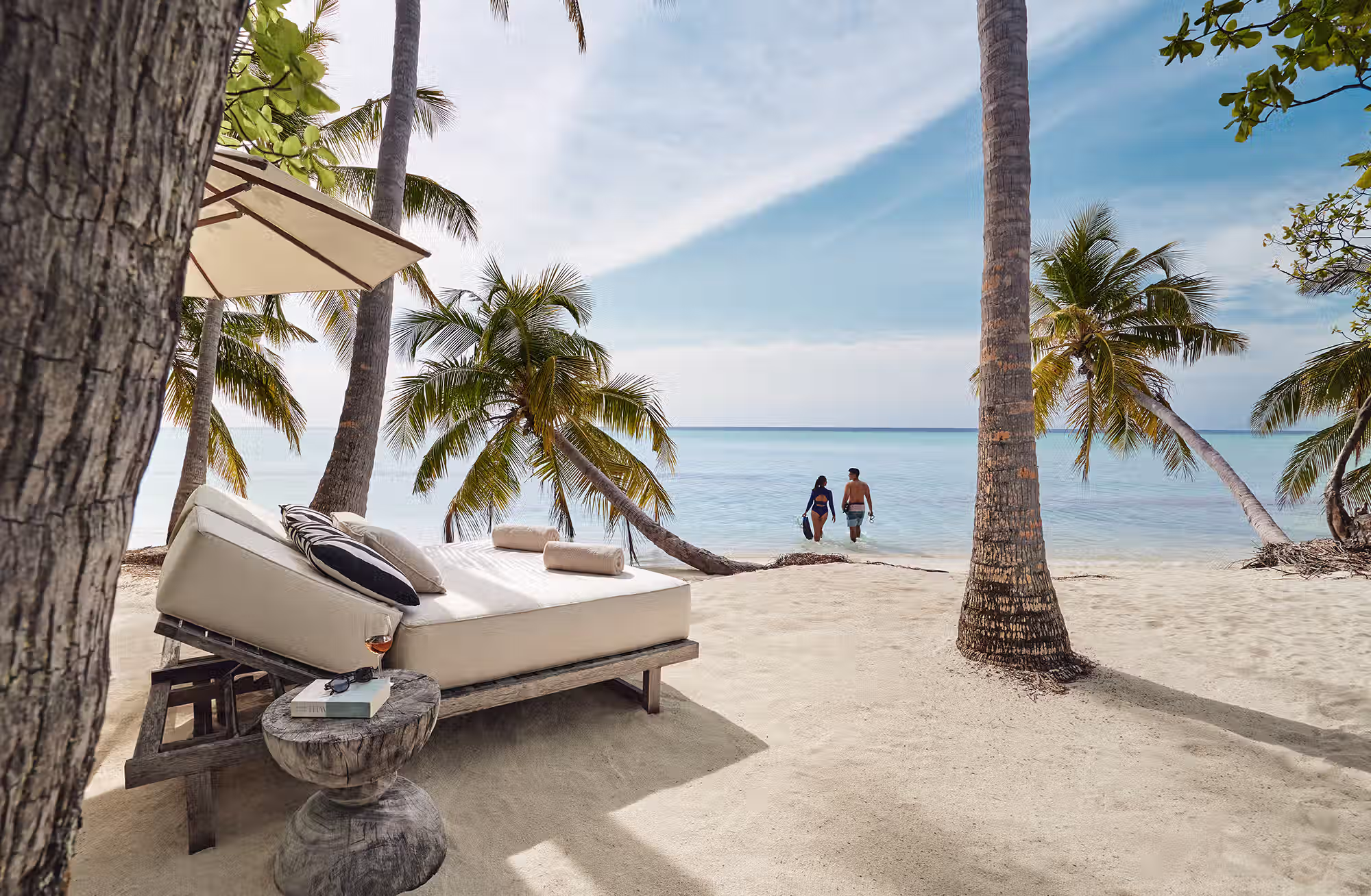 Ogni giornata alterna esperienze gastronomiche, relax, sport e immersioni in uno degli atolli più spettacolari delle Maldive. — immagine 4