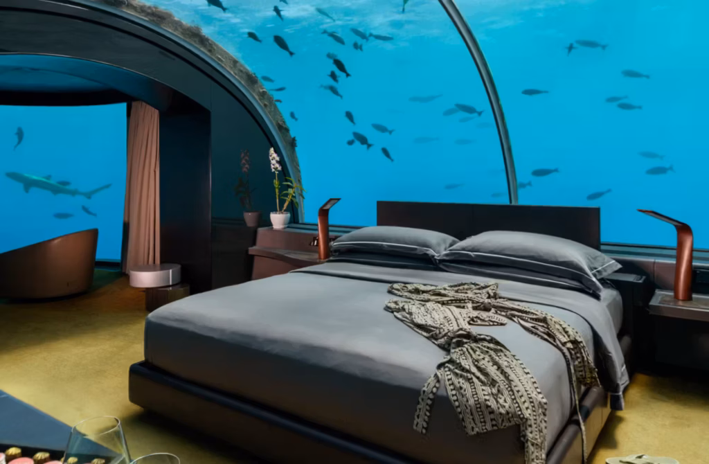 Ville generose negli spazi, pensate per coppie, famiglie e viaggiatori che desiderano vivere il mare da prospettive diverse.