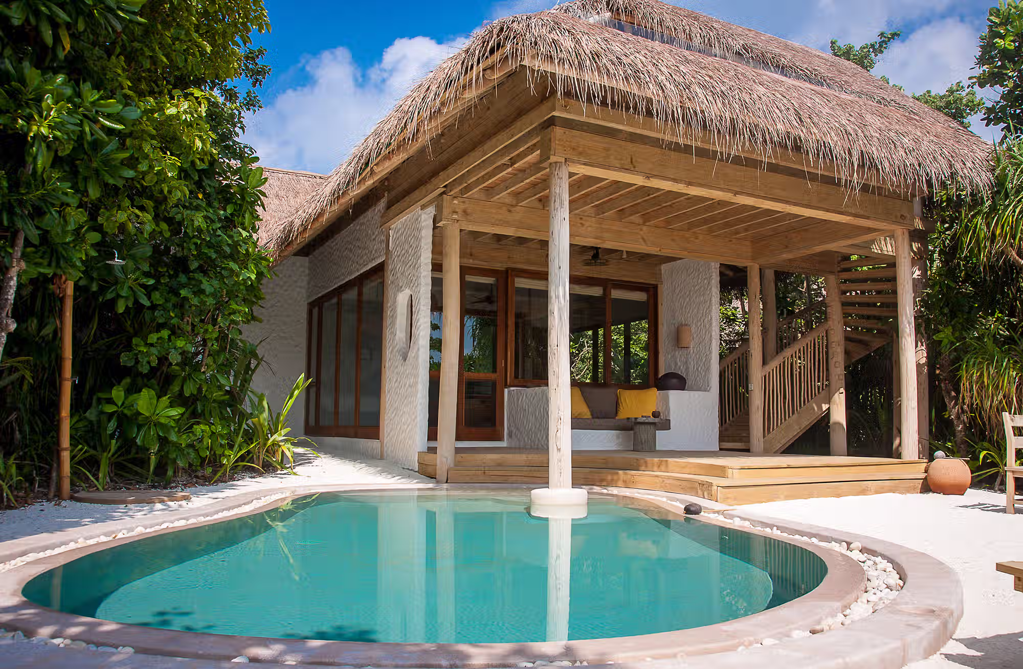 Spazi ampi, privacy assoluta e architetture immerse nella vegetazione, tra giardini, piscine private e autentico spirito Robinson Crusoe. — immagine 9