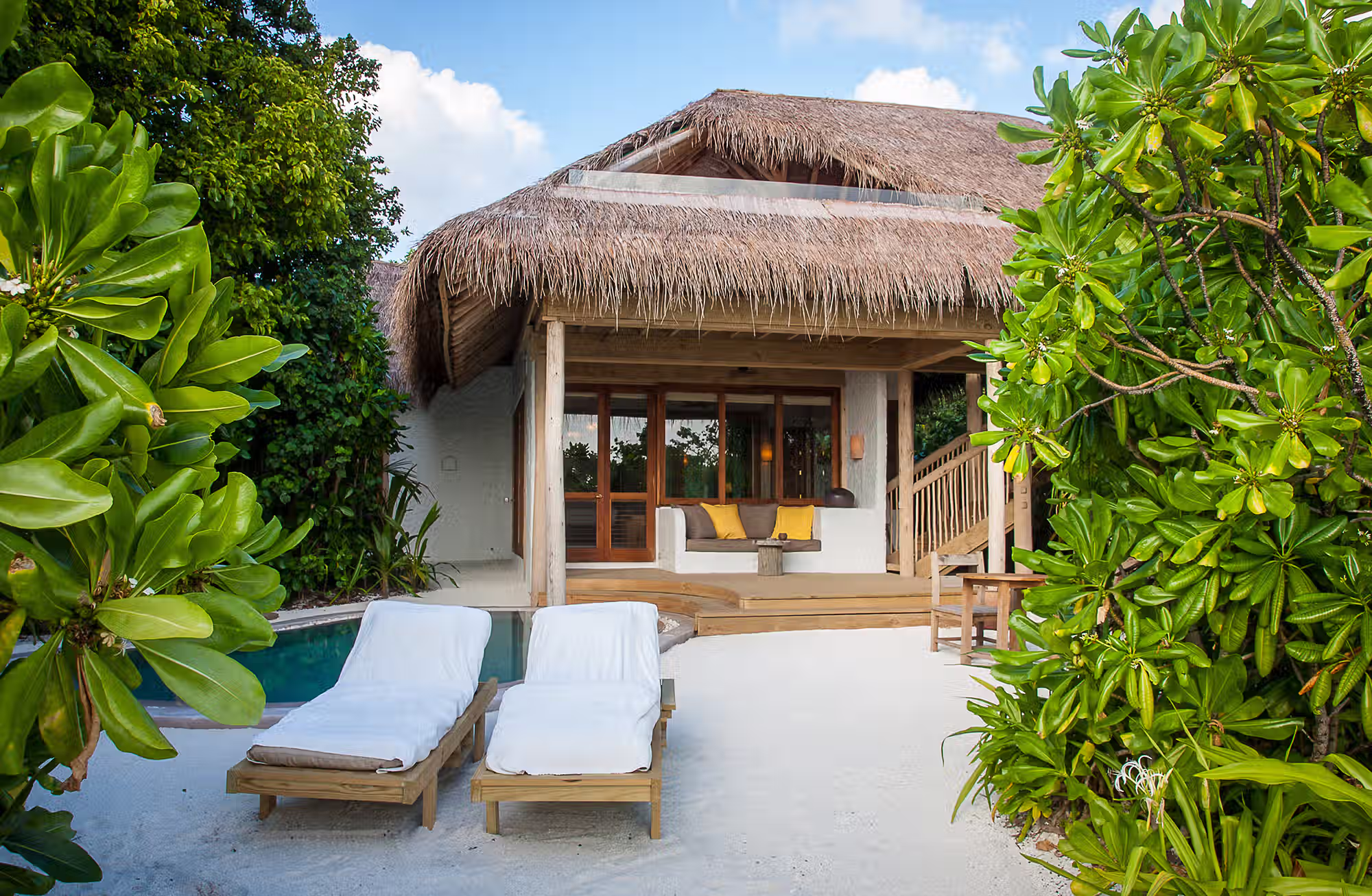 Spazi ampi, privacy assoluta e architetture immerse nella vegetazione, tra giardini, piscine private e autentico spirito Robinson Crusoe. — immagine 7