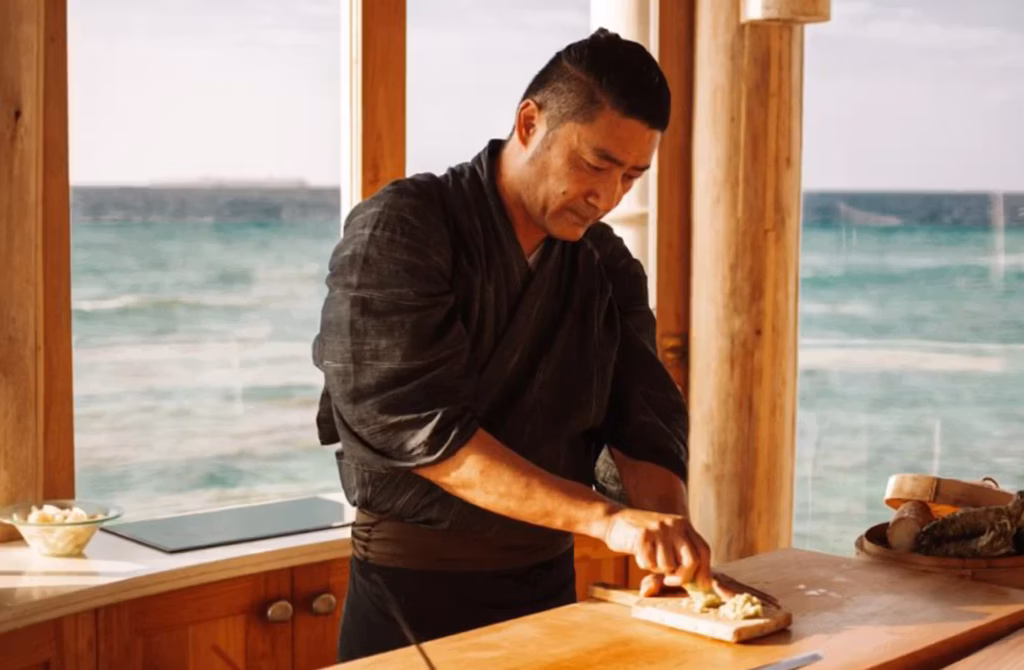 Cucina, benessere, mare e curiosità trasformano ogni giornata in qualcosa di diverso, senza mai tradire il ritmo naturale di Kunfunadhoo.