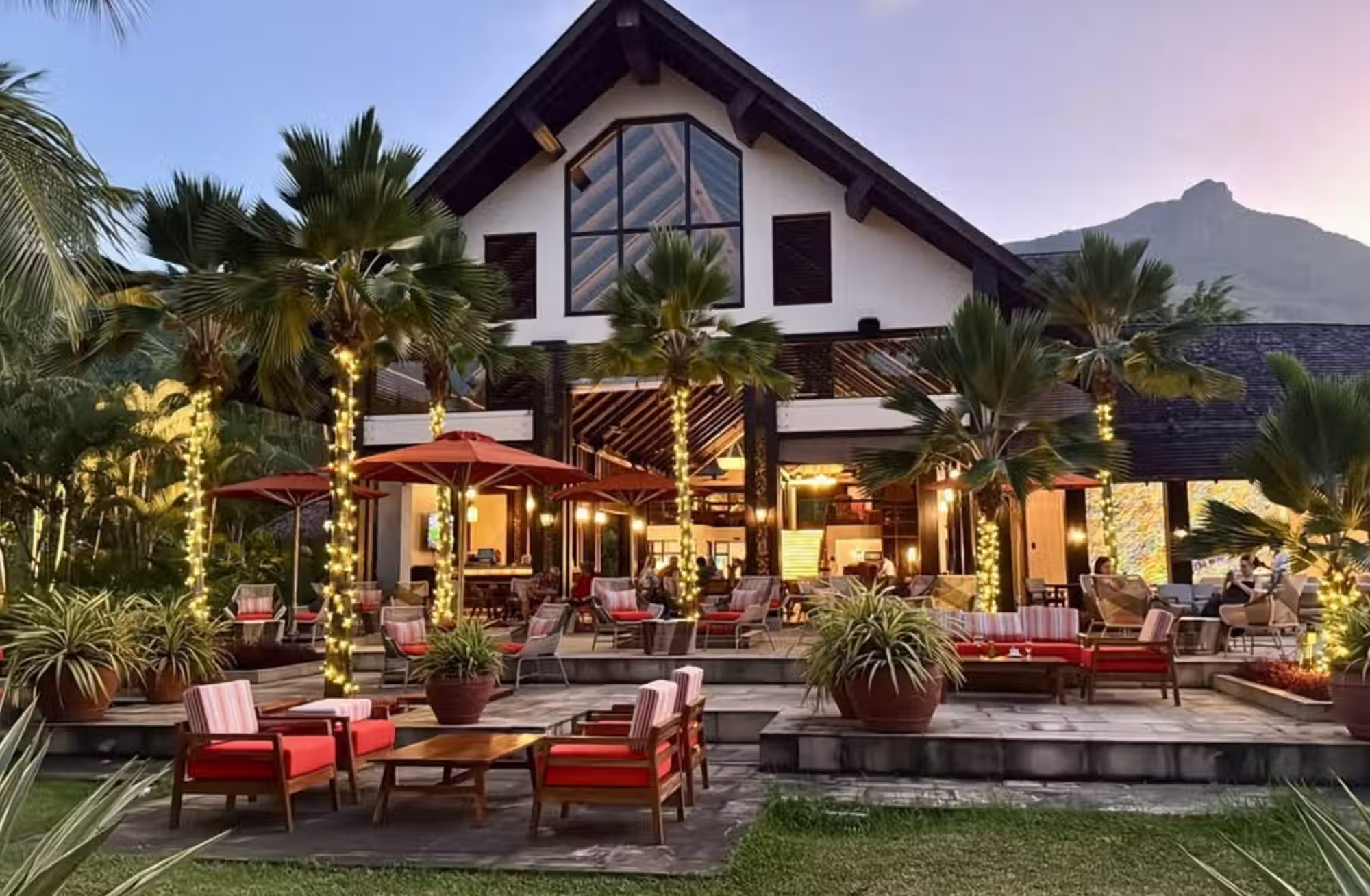 Dalla cucina creola alle esperienze gourmet, fino alla spa e alle attività sul mare. — immagine 1