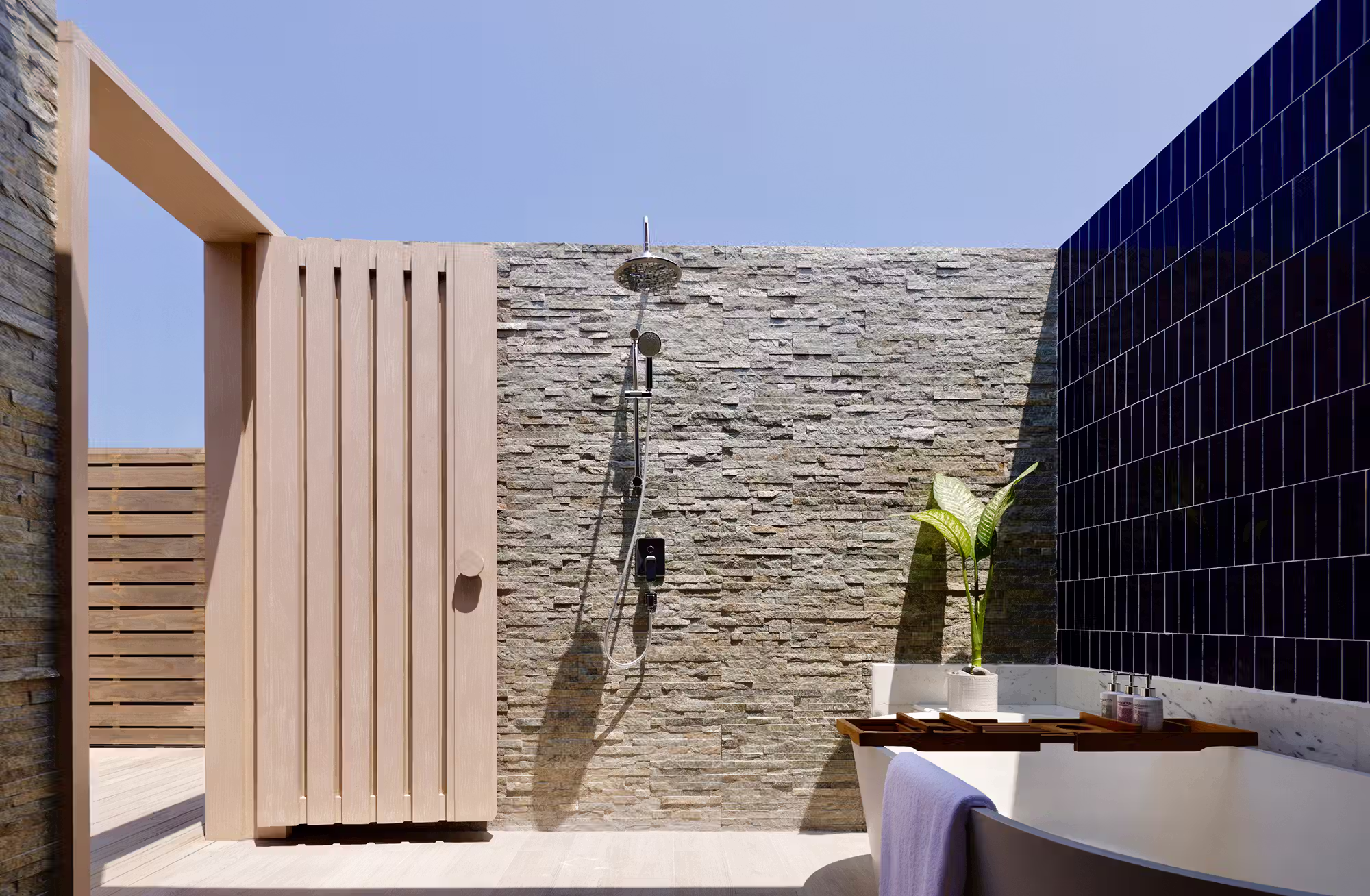 Camere, ville e grandi residenze permettono di scegliere il proprio rapporto con l’isola, dalla spiaggia alla laguna. — immagine 8