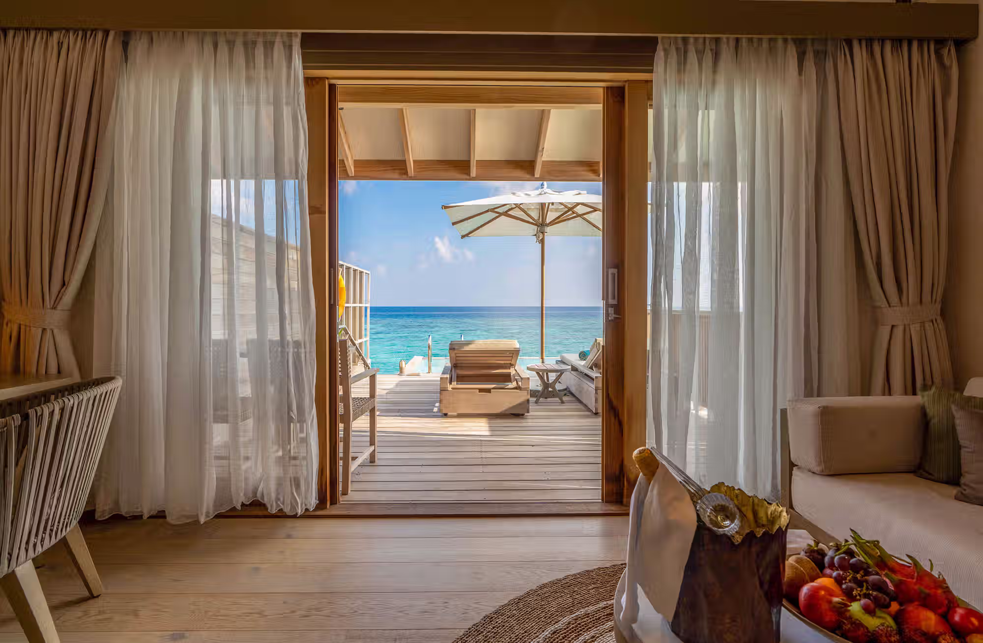 Cinquanta ville, tutte con piscina privata, per scegliere il proprio rapporto con la spiaggia, la laguna e il mare aperto. — immagine 12