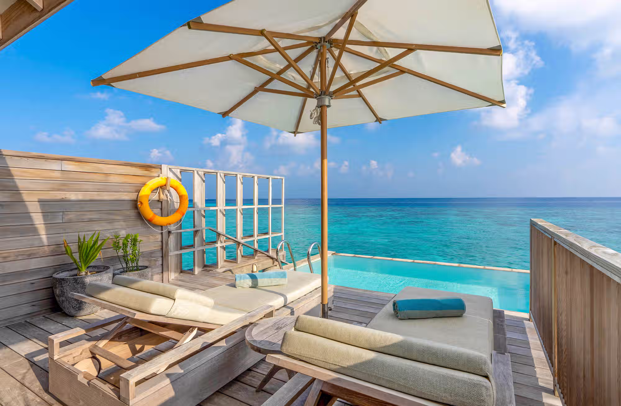 Cinquanta ville, tutte con piscina privata, per scegliere il proprio rapporto con la spiaggia, la laguna e il mare aperto. — immagine 13