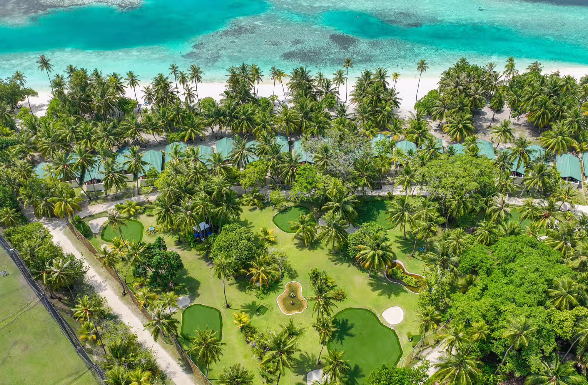Sapori, sport, mare e benessere si alternano in un resort pensato per lasciare spazio sia al relax sia alla voglia di fare. — immagine 4