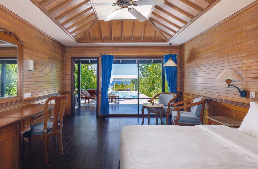 Ville sulla spiaggia e spazi dal carattere maldiviano per un soggiorno semplice, riservato e sempre rivolto verso l’oceano.