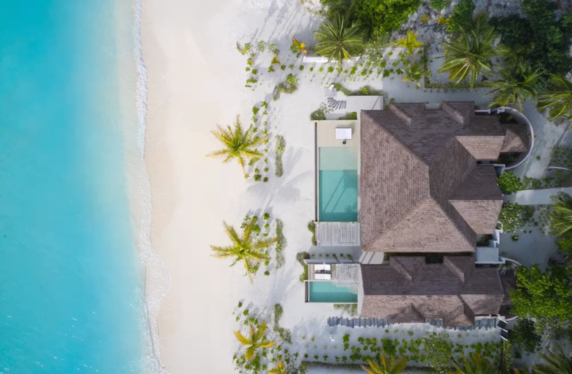 Piscine private, grandi spazi e un rapporto continuo con la spiaggia definiscono un modo più personale di abitare le Maldive. — immagine 7