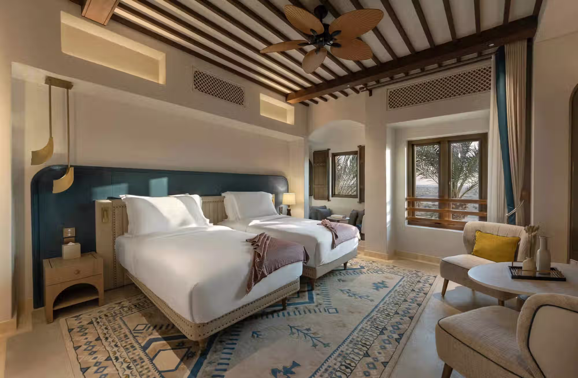 Camere, suite e Desert Pool Villas interpretano il soggiorno nel deserto con differenti livelli di spazio e privacy. — immagine 5