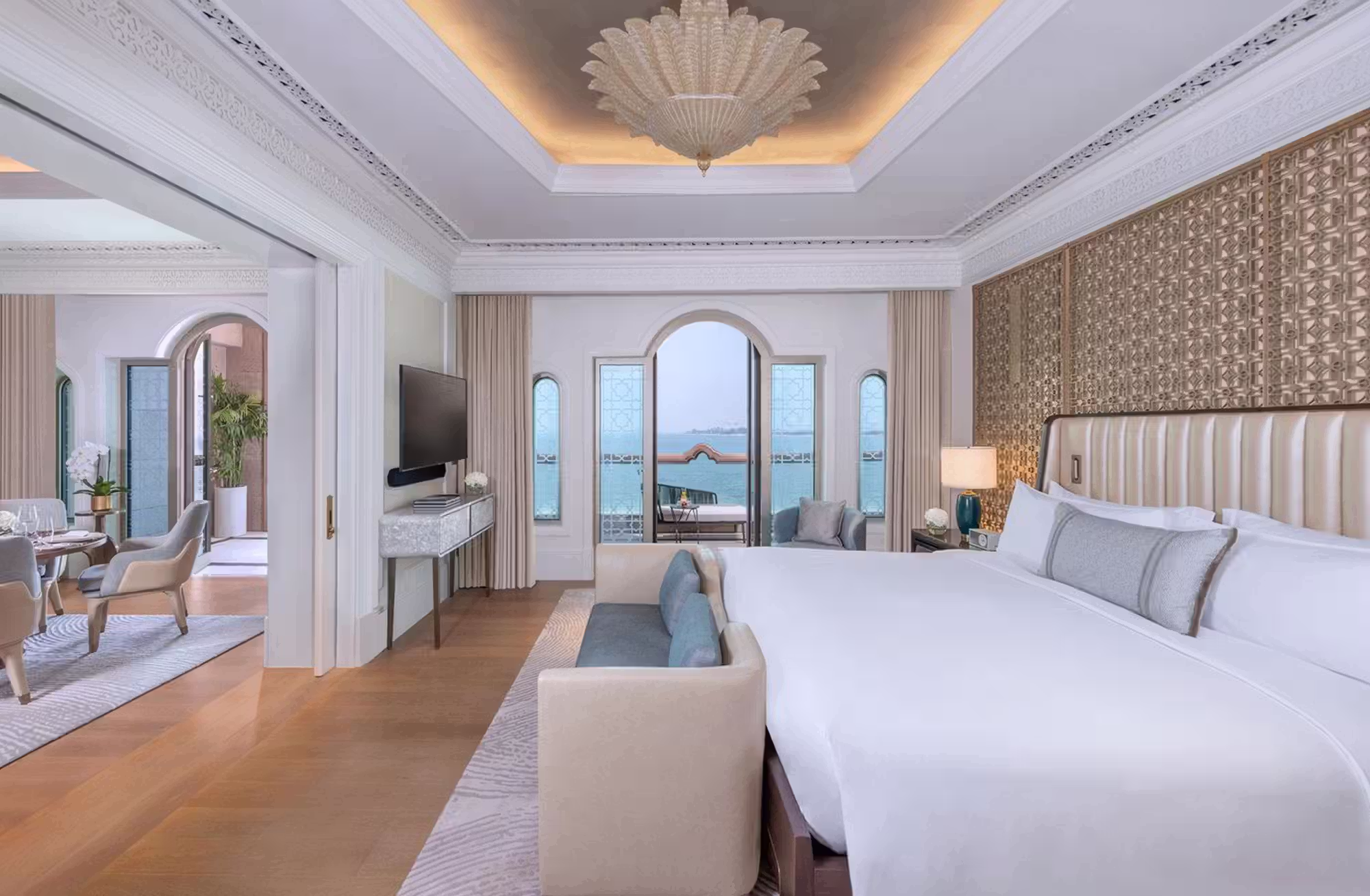 390 camere e suite, dalle eleganti Sea View Room alle grandi Palace Suite, per vivere il Golfo Arabico con differenti livelli di spazio e servizio. — immagine 4