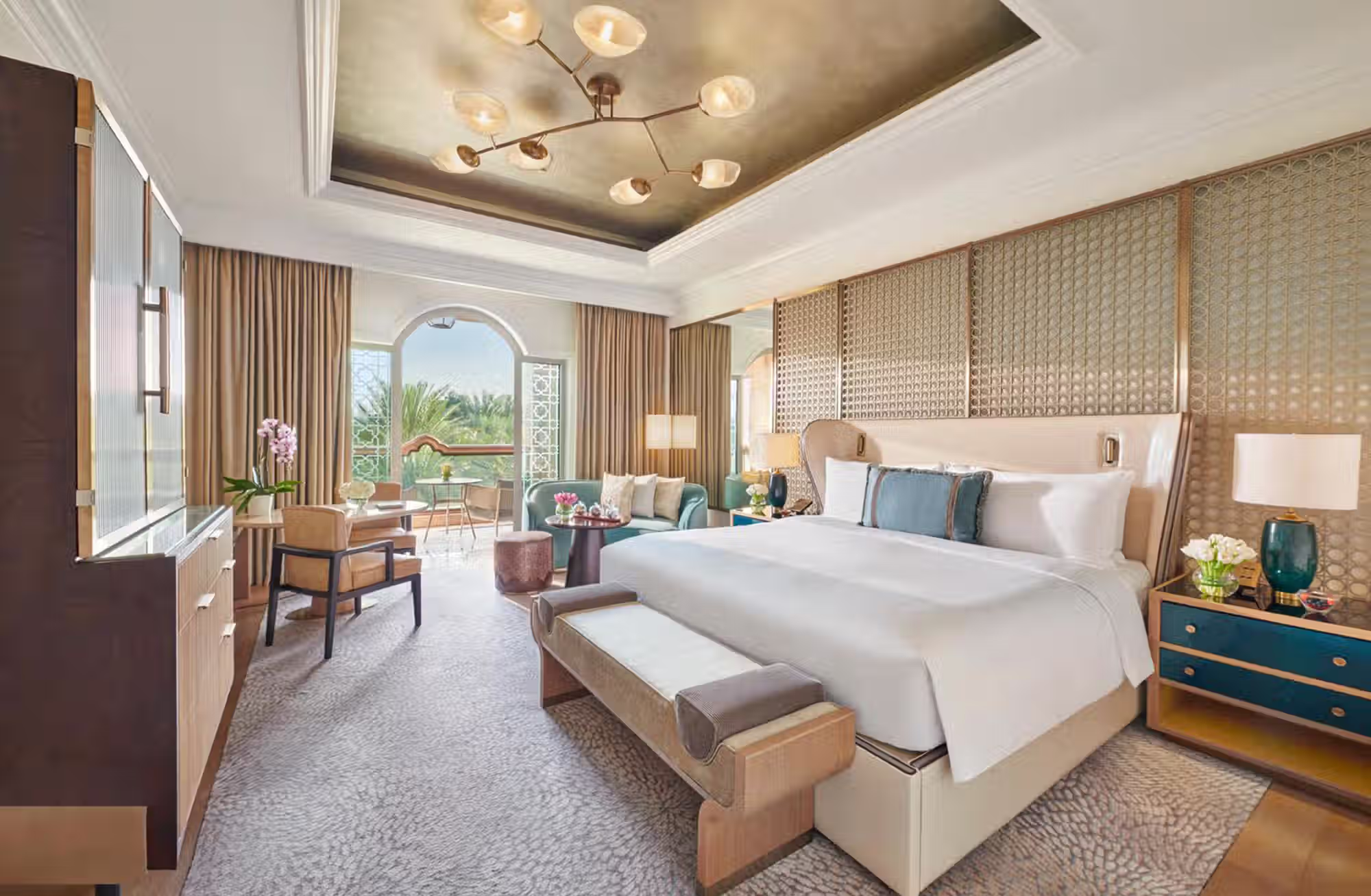 390 camere e suite, dalle eleganti Sea View Room alle grandi Palace Suite, per vivere il Golfo Arabico con differenti livelli di spazio e servizio. — immagine 6