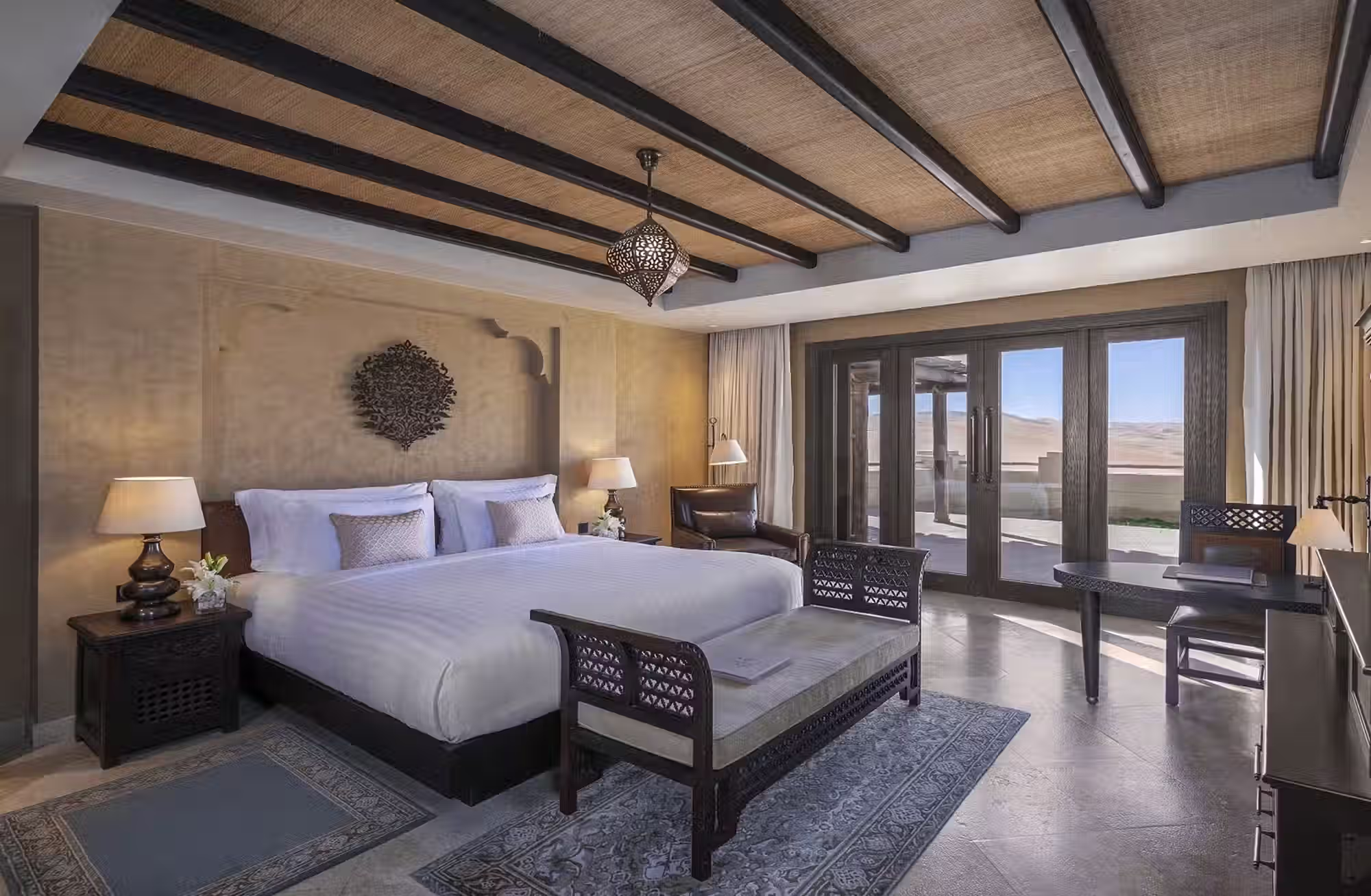 140 camere, 14 suite e 53 Pool Villa per scegliere quanto spazio e quanta privacy concedersi nel cuore del deserto. — immagine 4