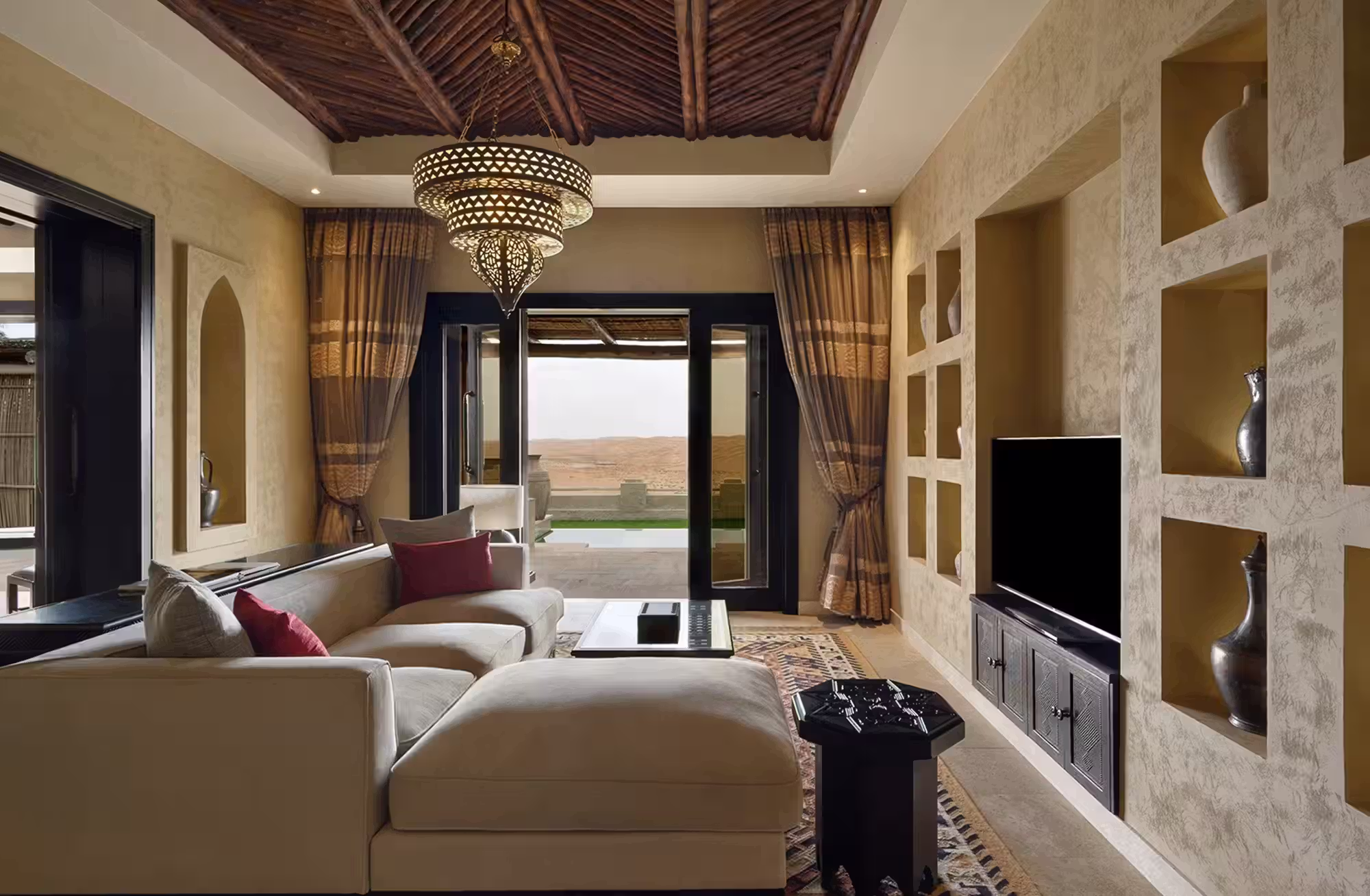 140 camere, 14 suite e 53 Pool Villa per scegliere quanto spazio e quanta privacy concedersi nel cuore del deserto. — immagine 8