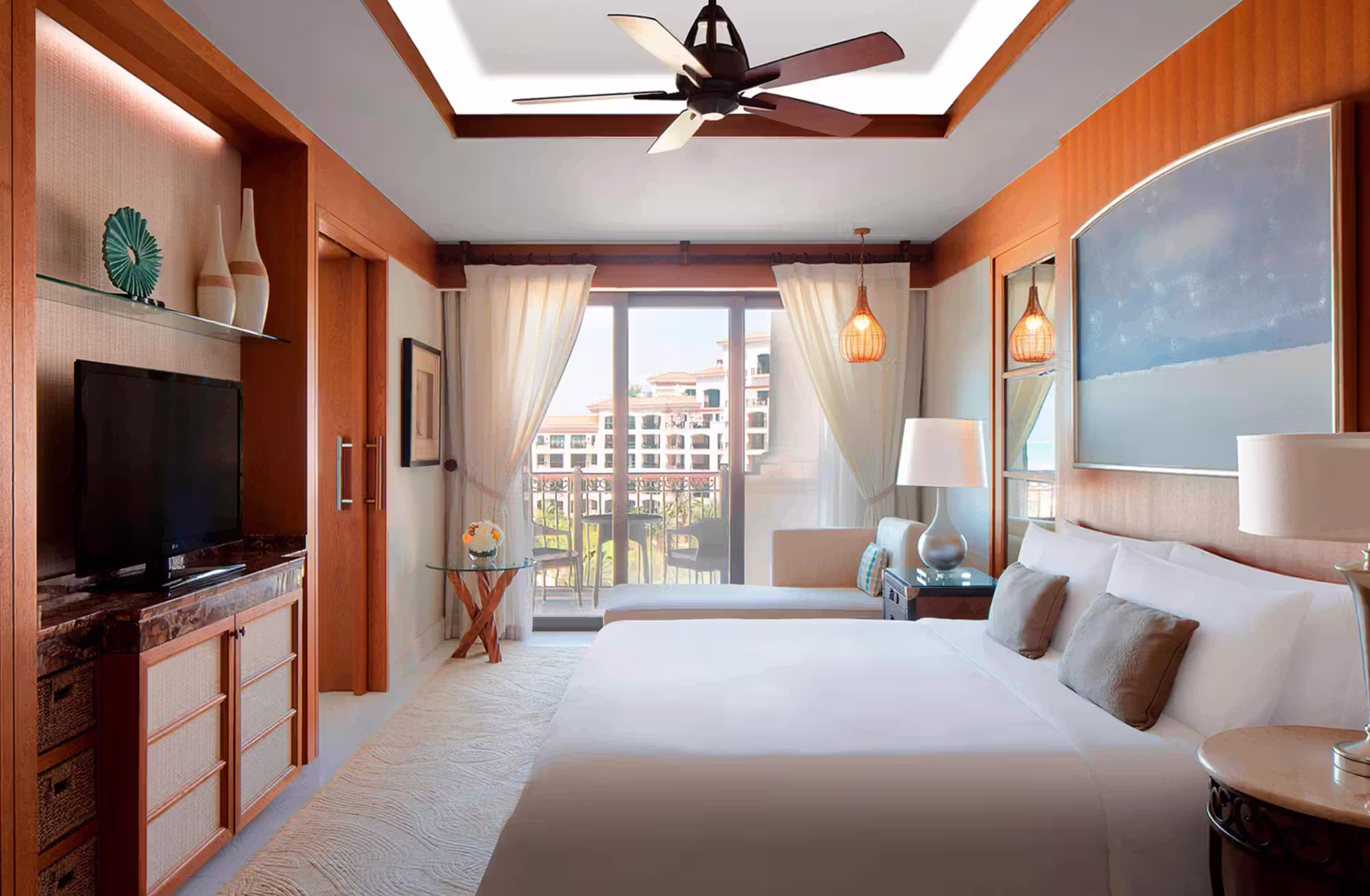 376 camere e suite, tutte con spazio esterno privato e St. Regis Butler Service, per scegliere tra il mare e i paesaggi dell’isola. — immagine 4