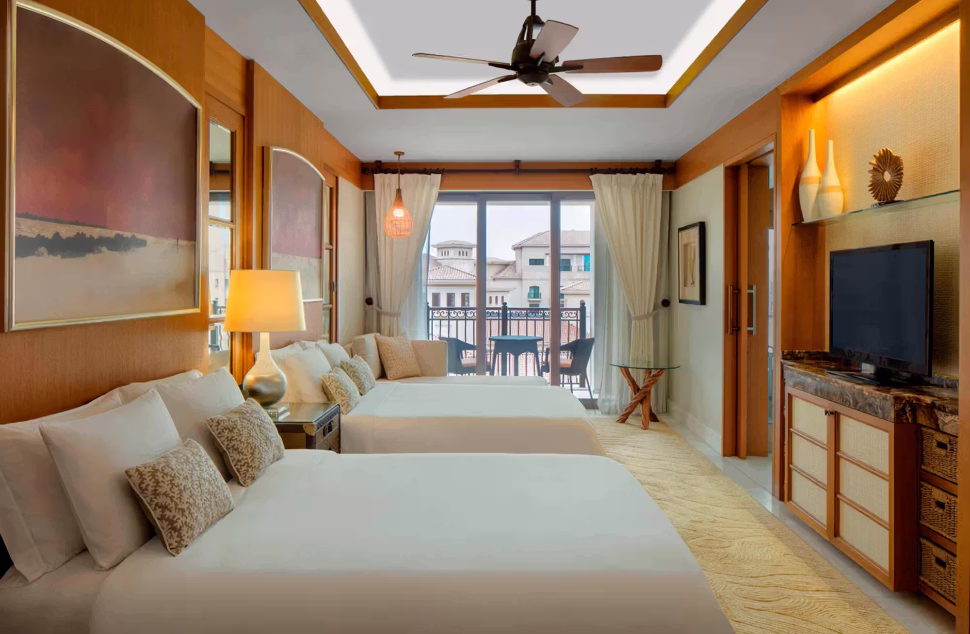 376 camere e suite, tutte con spazio esterno privato e St. Regis Butler Service, per scegliere tra il mare e i paesaggi dell’isola. — immagine 6